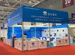 ������׼չλ����